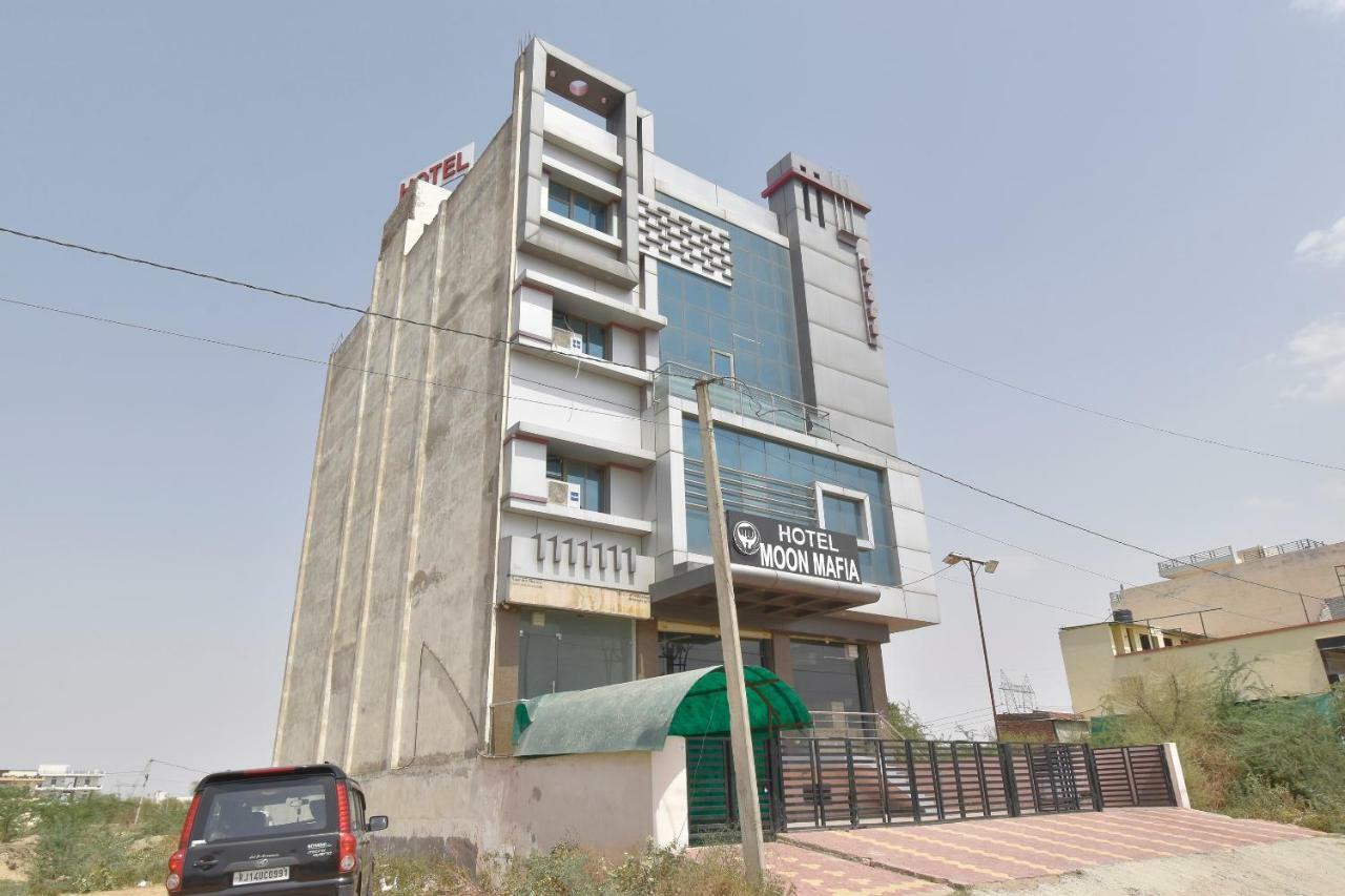 Oyo 40466 Moon Mafia Hotel 3*