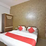 Oyo 40466 Hotel Moon Mafia